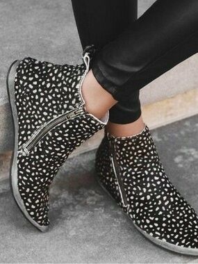 FREE PEOPLE Melrose Pointed Toe Ankle Booties Calf Hair Spotted Animal Print 41
